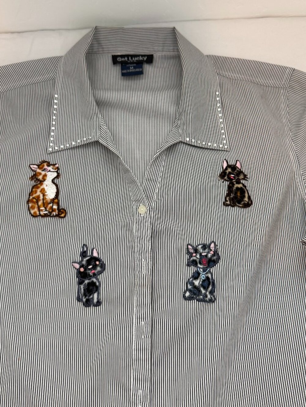 Get Lucky Embroidered Cat Button Up Shirt Pinstripe Kitty Novelty Blouse XL - Picture 3 of 8